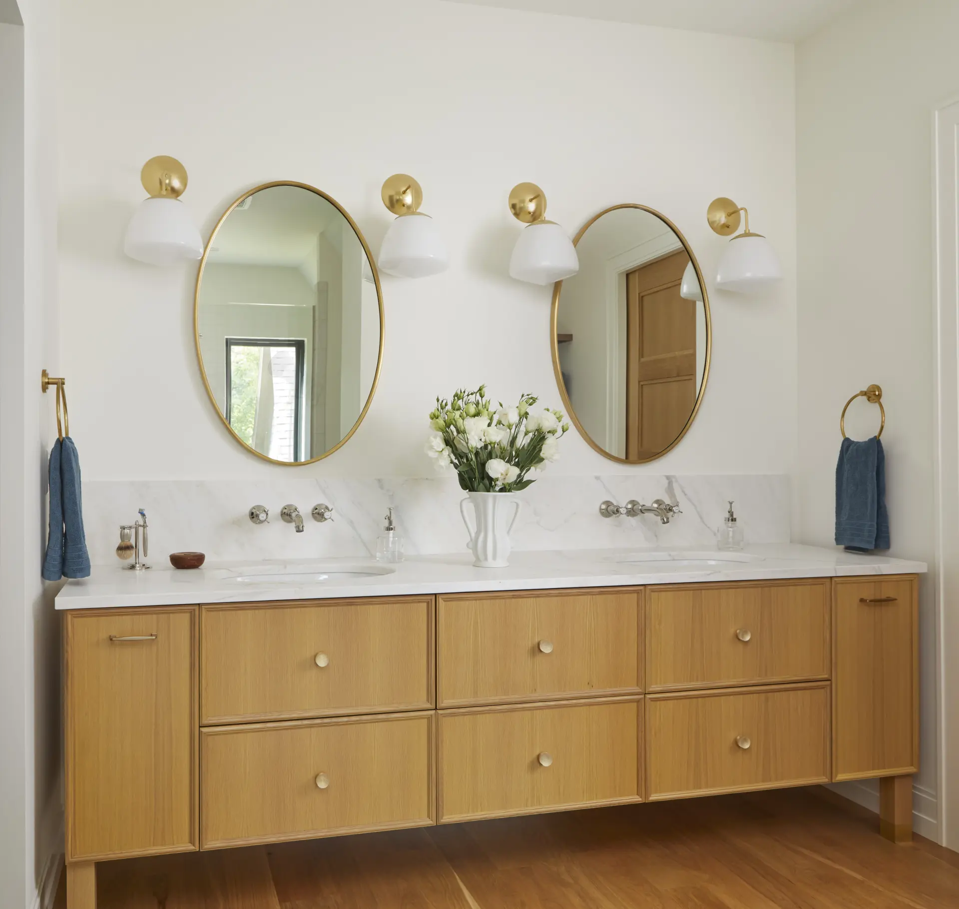 Grabill_27090_MasterBath_1